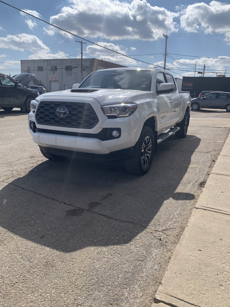 2020 TOYOTA Tacoma SR5