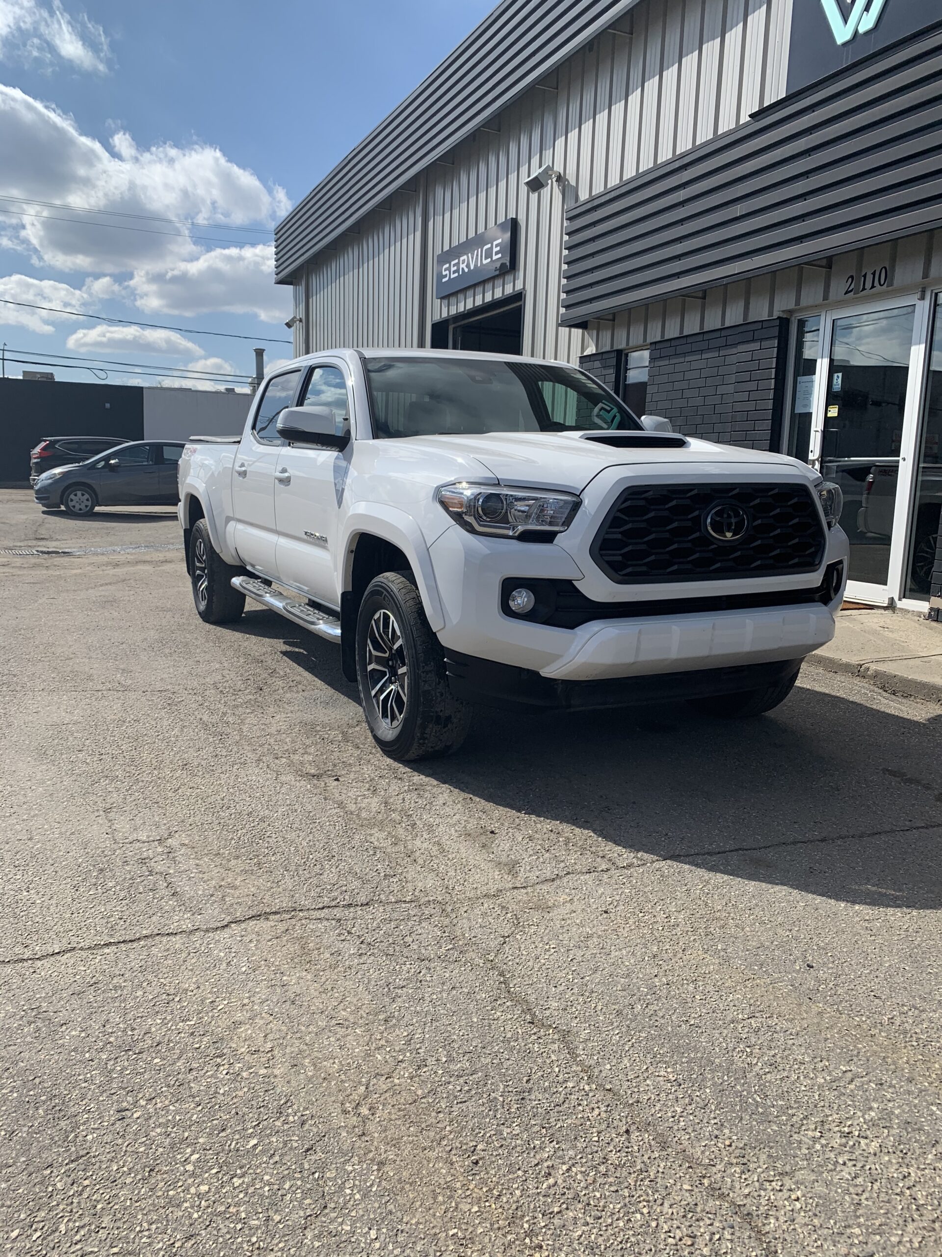 2020 TOYOTA Tacoma SR5