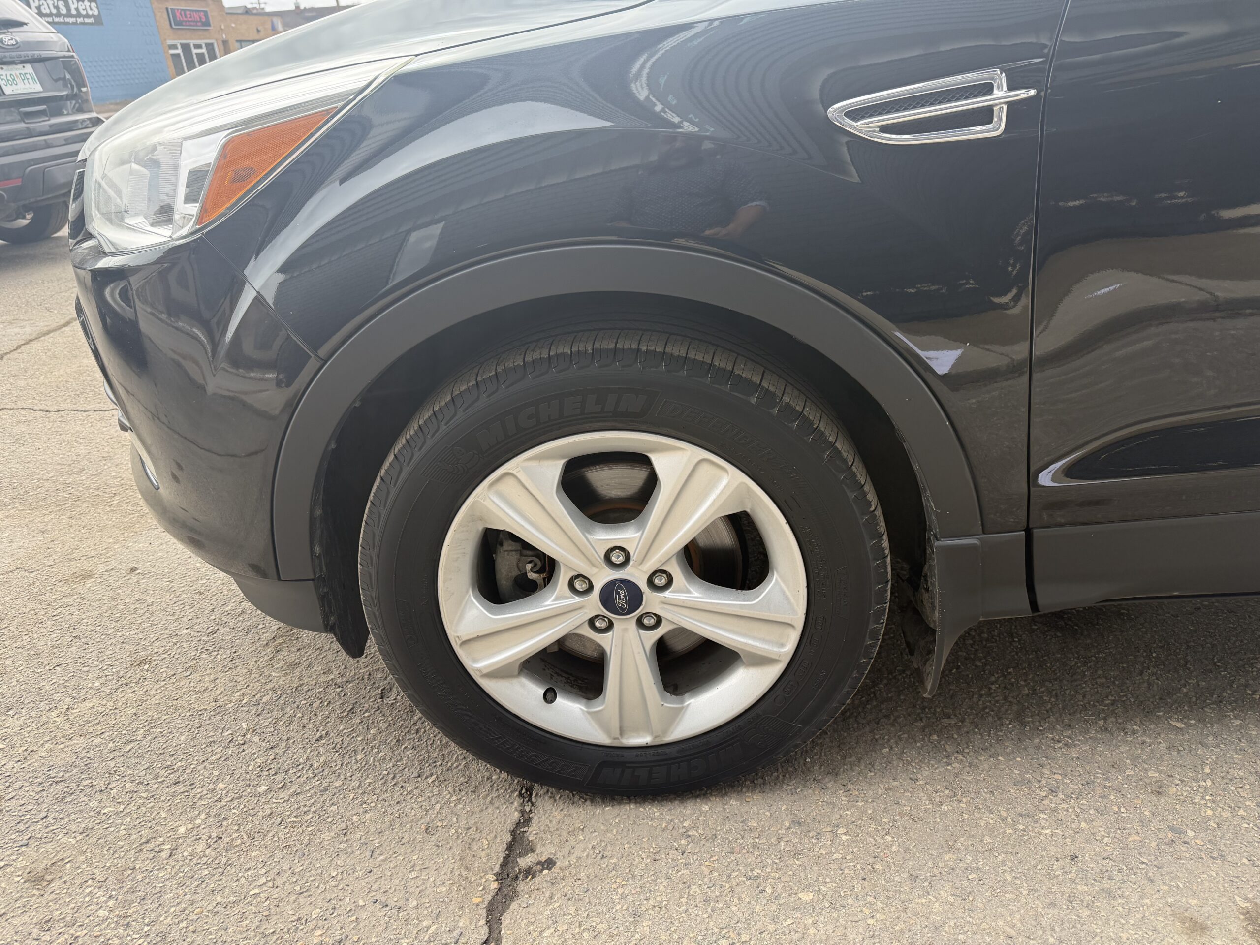 2016 FORD Escape SE