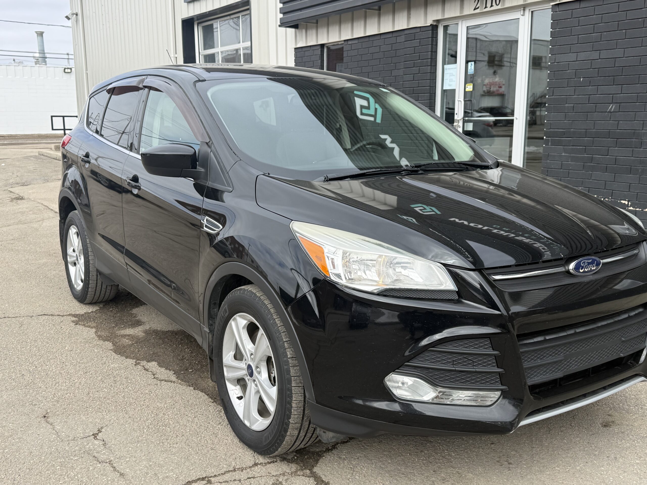 2016 FORD Escape SE