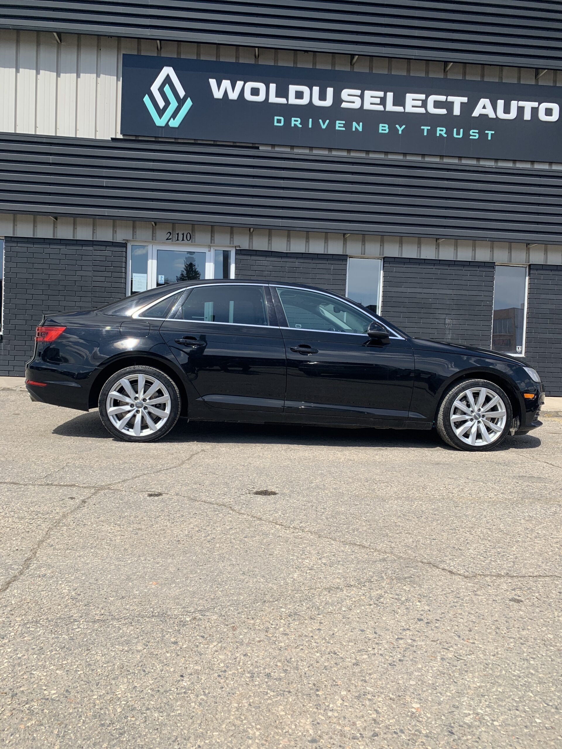 2017 AUDI A4 quattro Premium